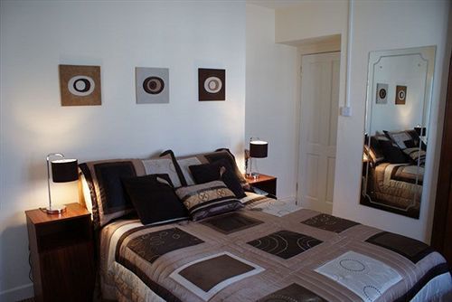 גלוואיי Wards Hotel מראה חיצוני תמונה